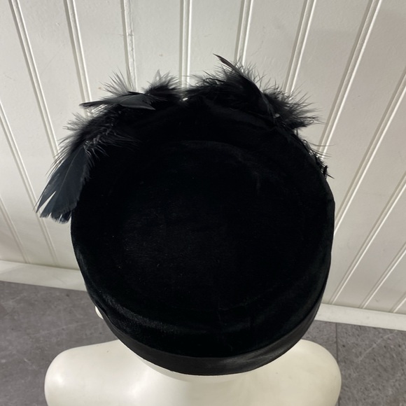 Vintage Pill Box Hat Feathers Black‎ Velvet Fascinator Formal Head Piece 22” - Picture 5 of 11